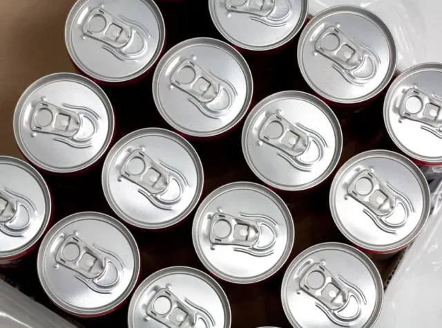 Napoje energetyczne i ich skład. Czym jest guarana i tauryna?