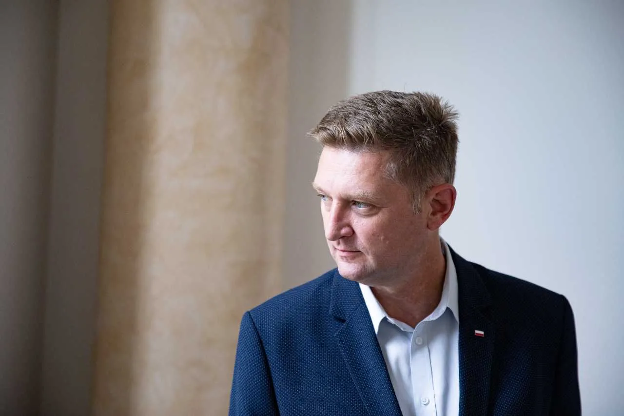 Klub Lewicy ukarał posła Rozenka. Poszło o słowa o "potajemnych rokowaniach" z PiS