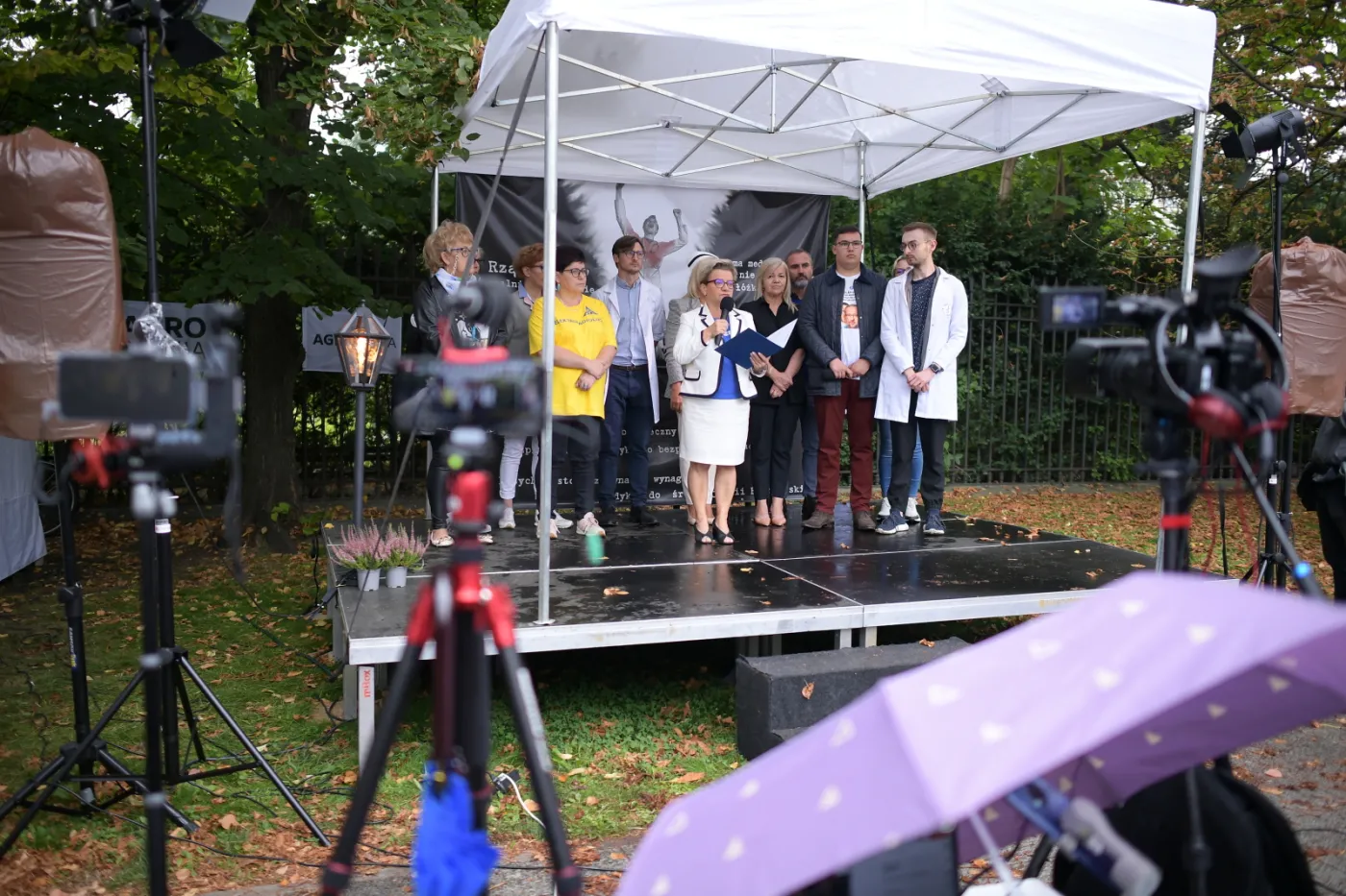 Medycy nie doczekali się premiera. Premier nagrał podcast, tak odpowiedział na postulaty