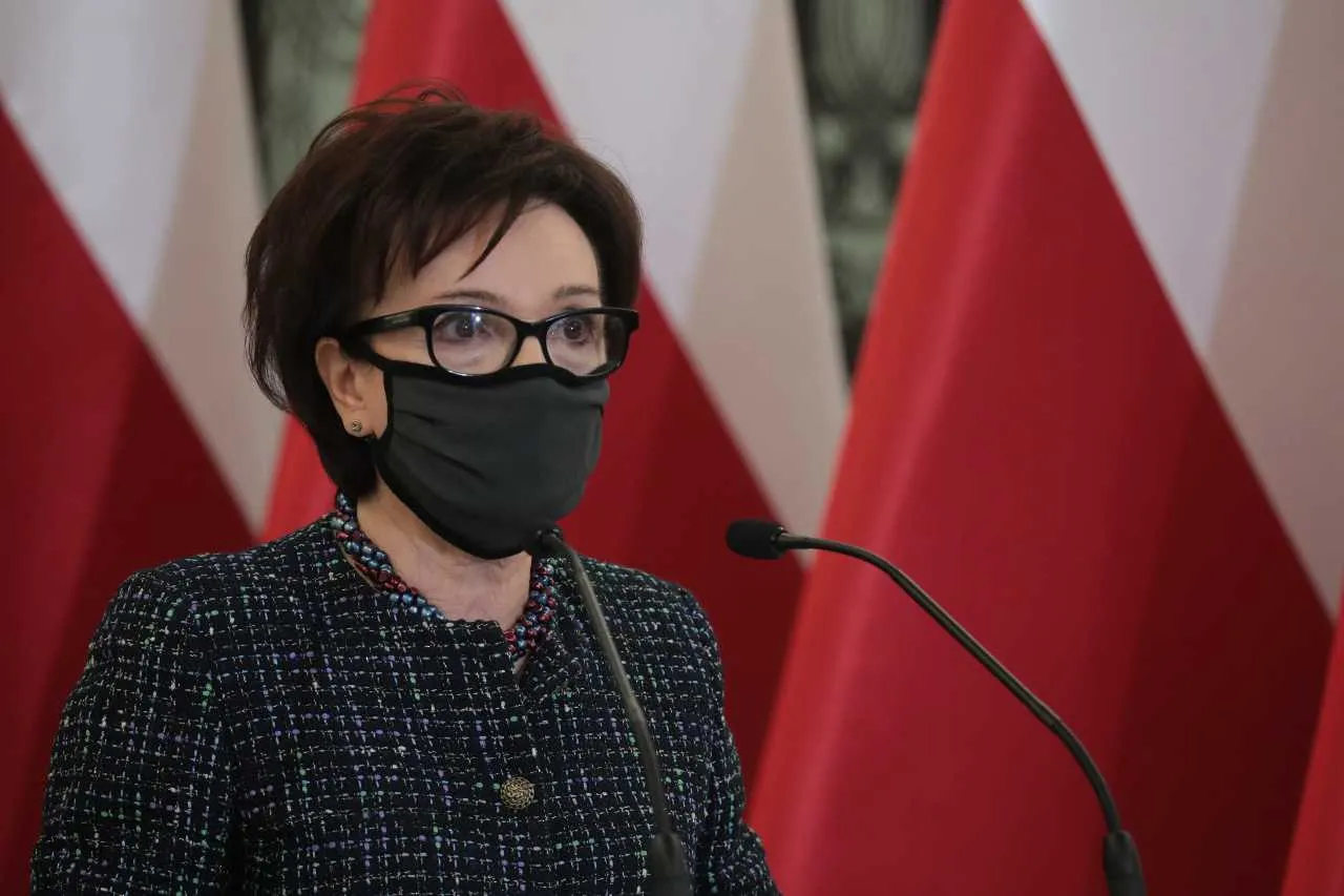 "Oddanie suwerenności w ręce brukselskich urzędników jest nie do przyjęcia"