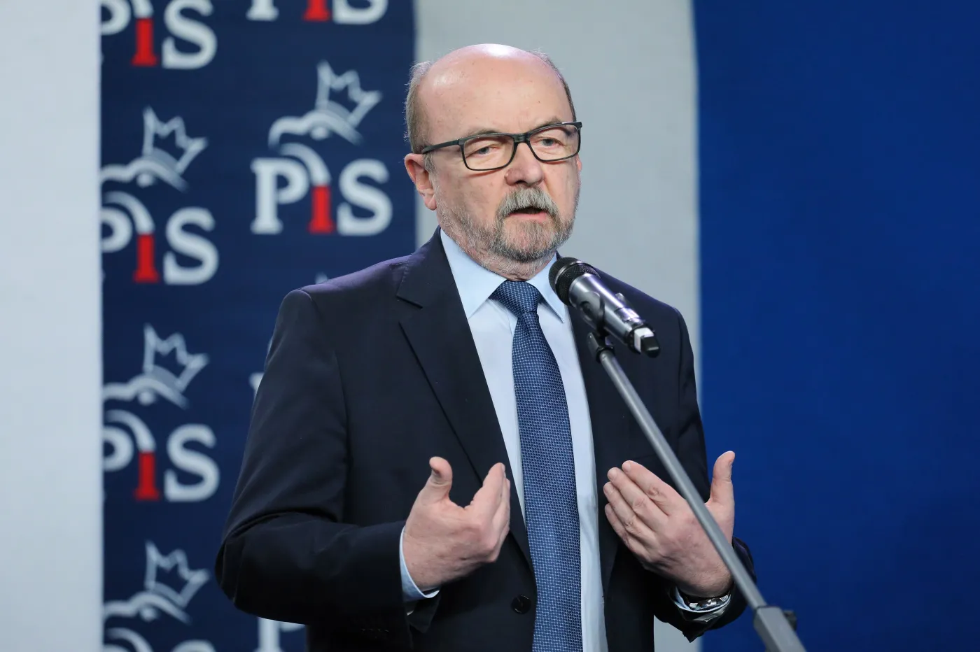 Legutko ostro o KPO i opieszałości UE. "Jawny atak na rząd Polski"