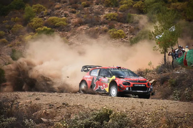 Rajd Akropolu: Ogier liderem, świetna jazda Kajetanowicza