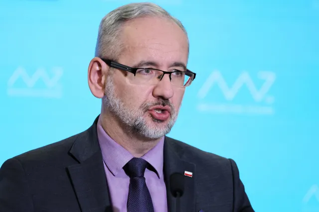 Apogeum czwartej fali już wkrótce? Niedzielski: Nawet 40 tys. zakażeń dziennie