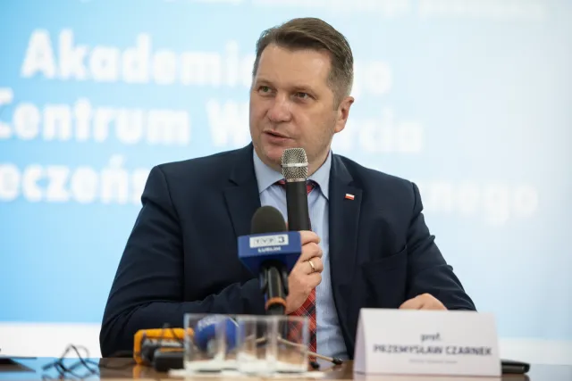 Awantura o Zdrowe Love. Czarnek o "demoralizującej edukacji seksualnej"