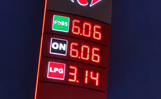 Morawiecki: Ceny na polskich stacjach są jednymi z najniższych w Europie