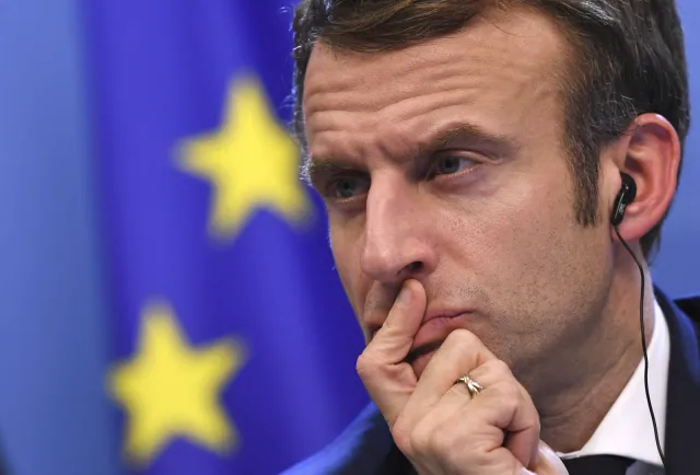Sondaż we Francji: Valerie Pecresse mocno zyskuje kosztem Macrona