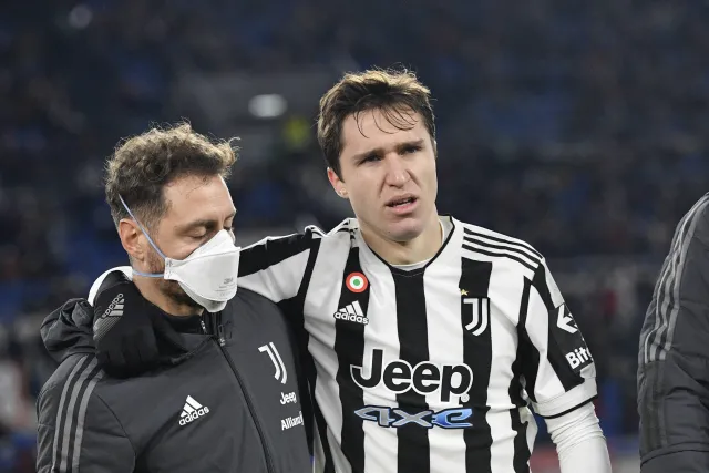 Poważna kontuzja Federico Chiesy. Czeka go długa przerwa