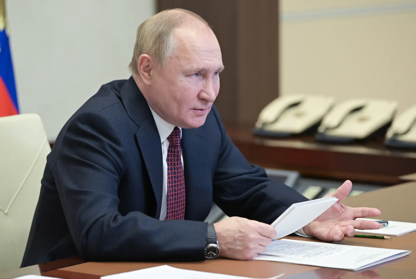 Putin skarżył się Macronowi. "Rozmowa była trudna"