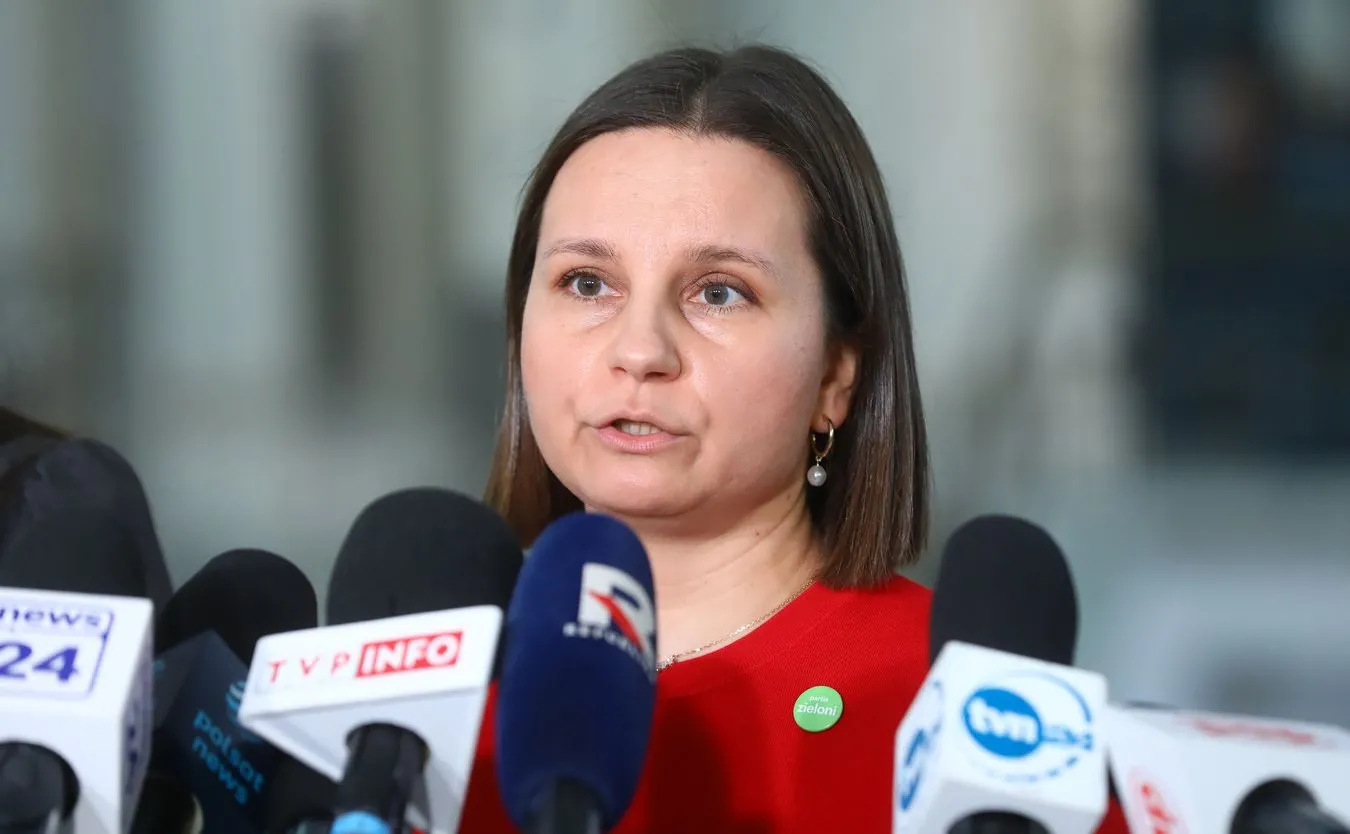 Zielińska niewpuszczona do biura poselskiego. "Siedzę na śniegu i piszę interwencję"