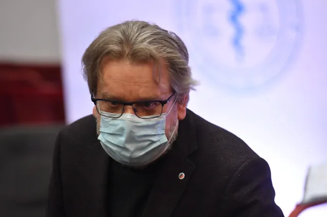 Pinkas: Dezinformacja bardziej zakaźna niż Omikron