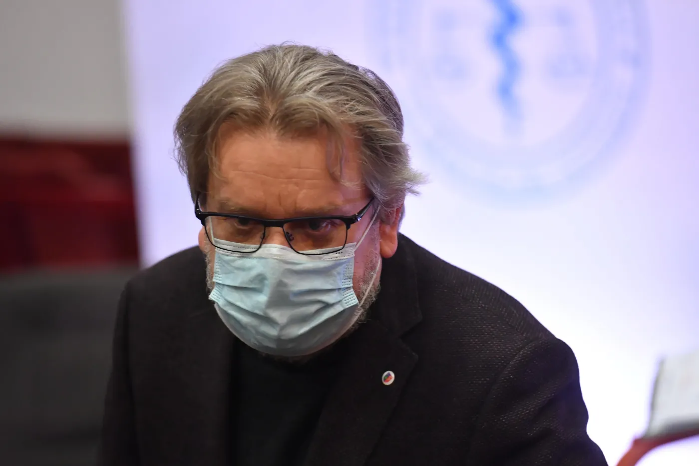 Pinkas: Dezinformacja bardziej zakaźna niż Omikron