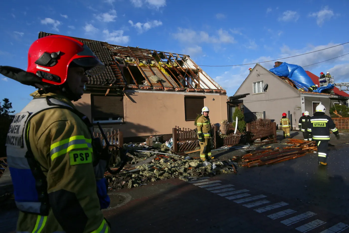 Trąba powietrzna w Dobrzycy. Kilkadziesiąt uszkodzonych domów