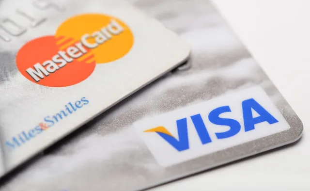 Mastercard i Visa zawieszają swoją działalność w Rosji