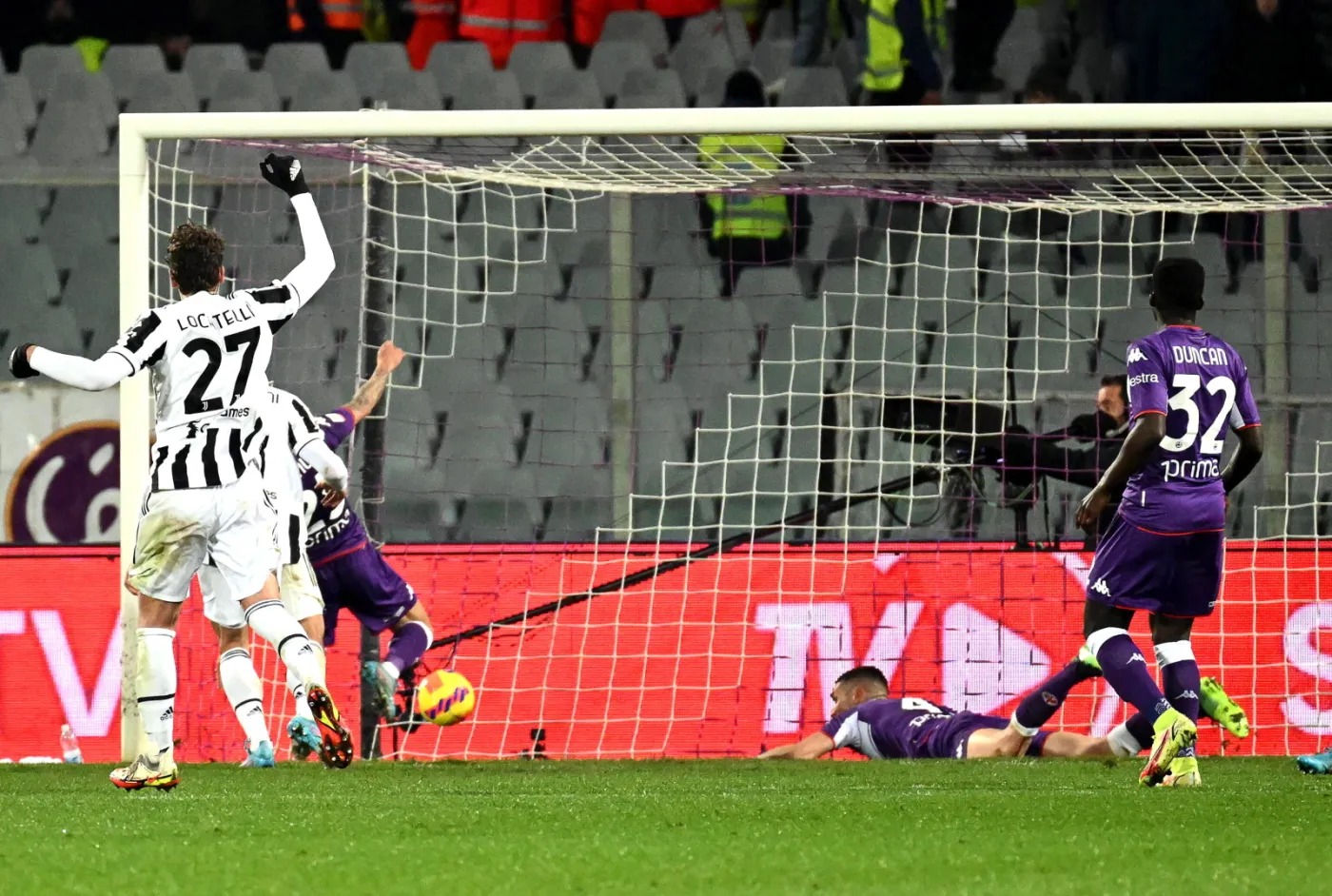 Samobój przybliżył Juventus do finału Pucharu Włoch