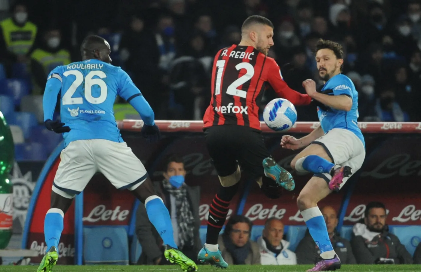 Giroud znów bohaterem. AC Milan wygrał szlagier Serie A [WIDEO]