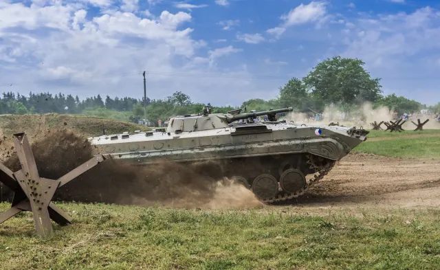 Niemcy dostarczą Ukrainie wozy bojowe z zasobów NRD