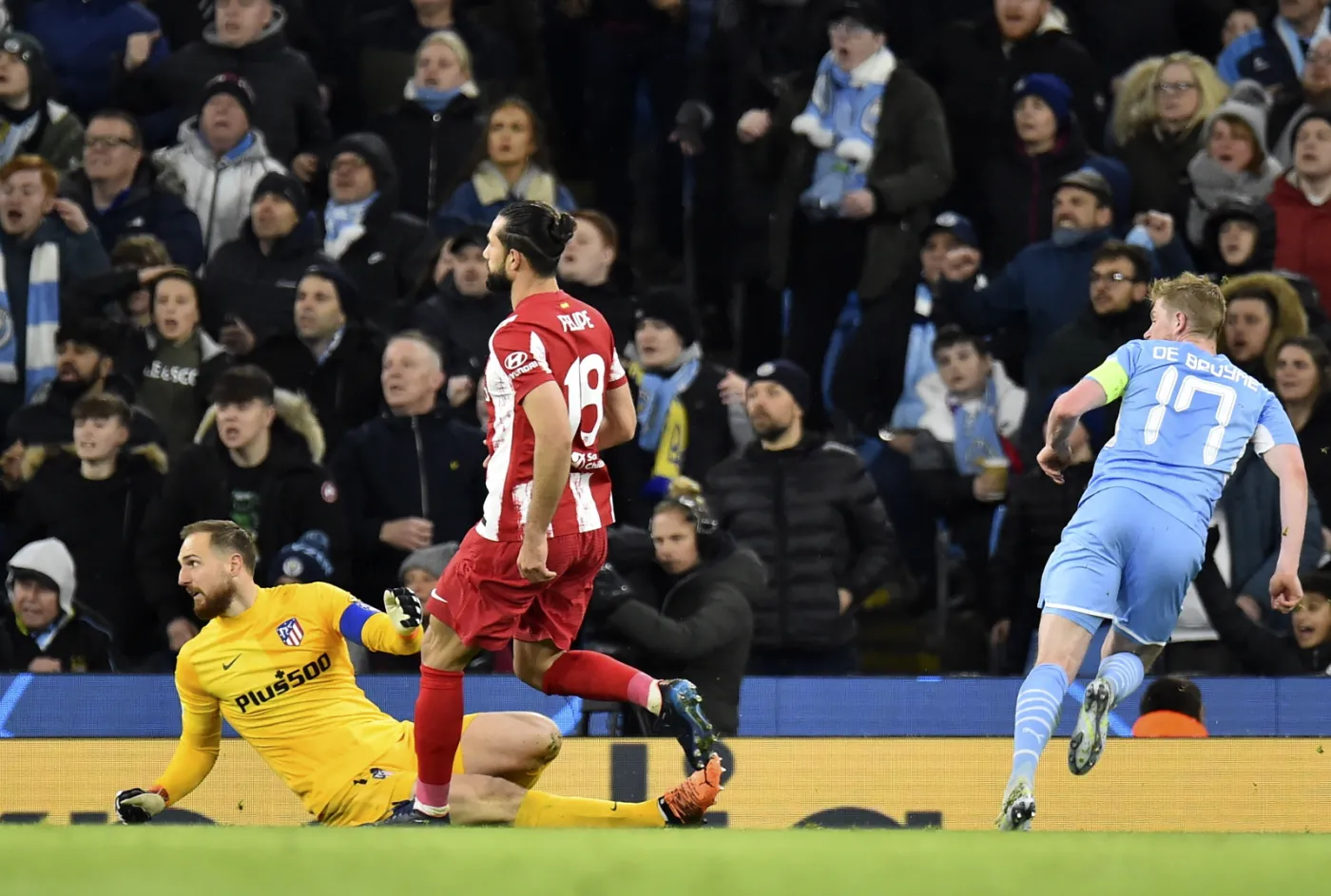 De Bruyne załatwił Atletico. Manchester City długo bił głową w mur