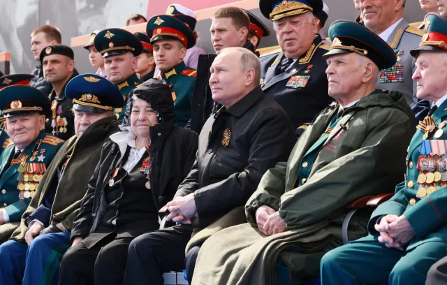 Propagandowy odlot Putina na Placu Czerwonym. "Neonaziści" wspierani przez Zachód...