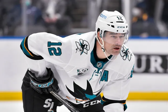 Rekordzista pod względem meczów rozegranych w NHL zakończył karierę