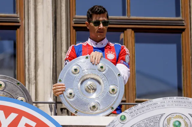 Michniewicz chciałby, żeby Lewandowski grał w Barcelonie