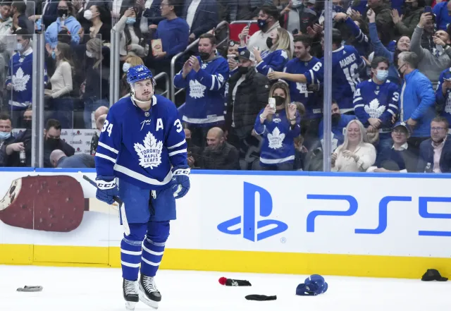 Liga NHL. Obrońcy Pucharu Stanleya przegrali na inaugurację play off