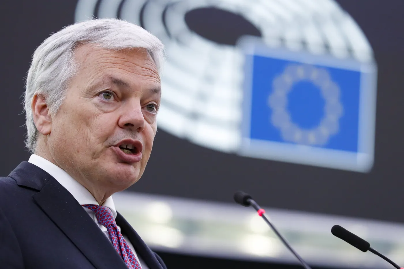 Reynders w PE przypomniał sumę kar na Polskę. Emocjonalne wystąpienie Brudzińskiego: A co robicie wy, europejscy politycy?