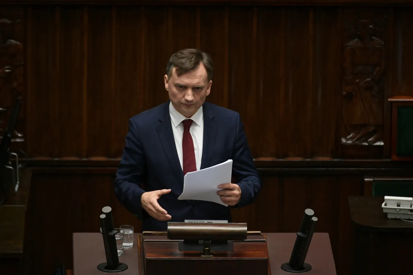 Ziobro pozostaje na stanowisku. Przepadł wniosek o wotum nieufności