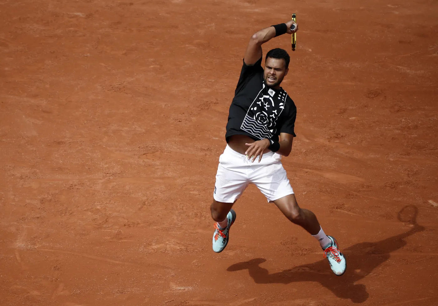 Jo-Wilfried Tsonga z kortu zszedł pokonany i ze łzami w oczach