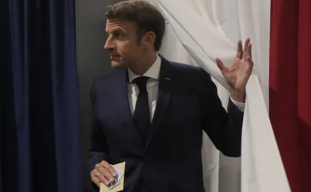 Oficjalne wyniki wyborów parlamentarnych we Francji. Koalicja prezydencka wygrywa, ale...