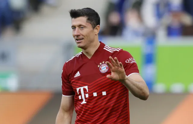 Drugi z rzędu remis Bayernu. Lewandowski tym razem trafił [WIDEO]