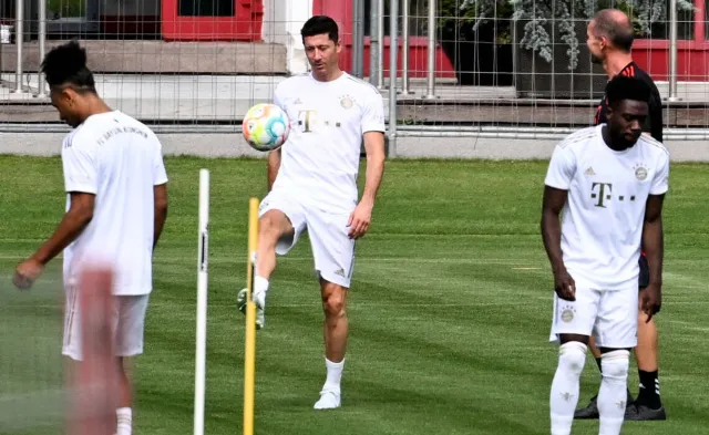 Robert Lewandowski wznowił treningi z Bayernem