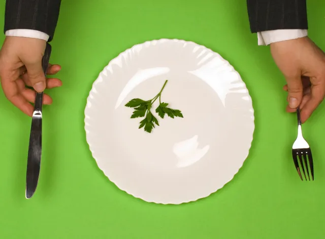 Dieta 5:2 celuje w raka. Antynowotworowe menu