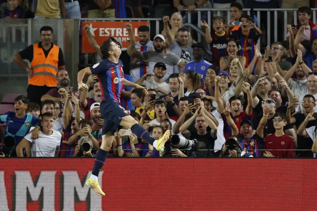 Lewandowski z dwoma golami. Koncert Barcelony na Camp Nou [WIDEO]