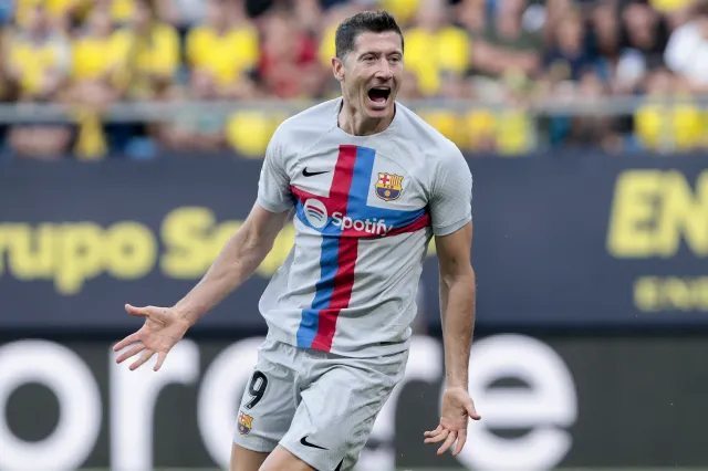 Lewandowski nie zdejmuje nogi z gazu. Szósty gol Polka dla Barcelony [WIDEO]