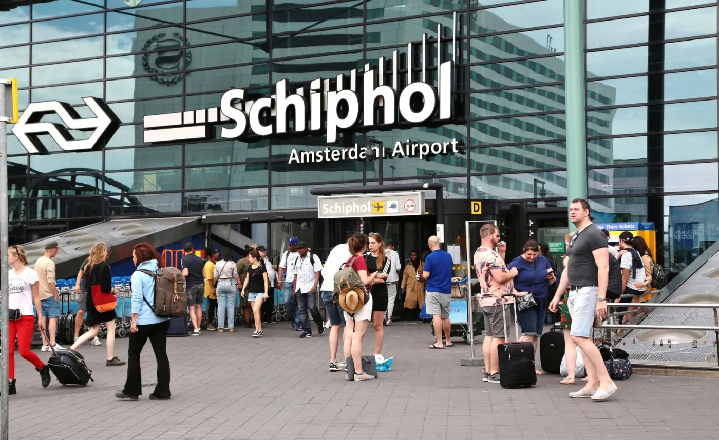 Loty przez Amsterdam. KLM dopuszcza wyłącznie bagaż podręczny