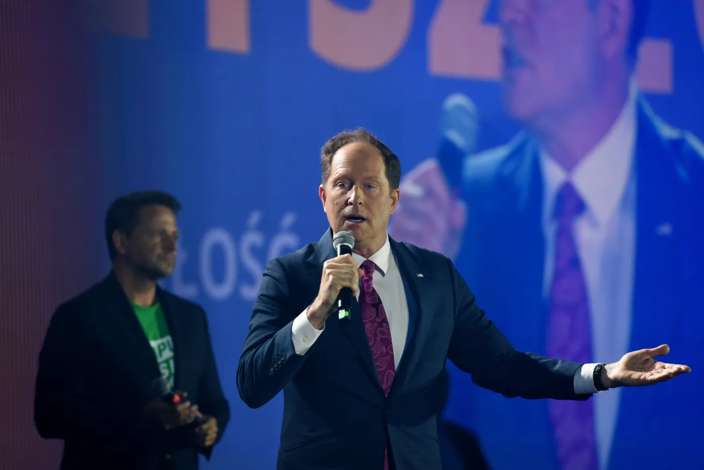 Ambasador USA zwraca się do Polaków. "Świat znów patrzy na was z podziwem"