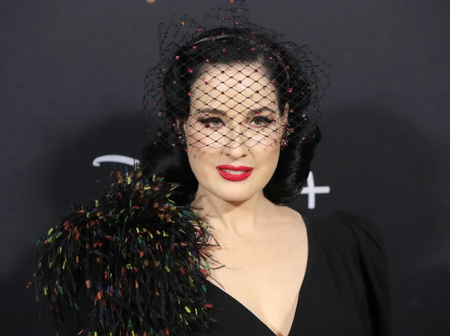 dita-von-teese-37629154.jpg