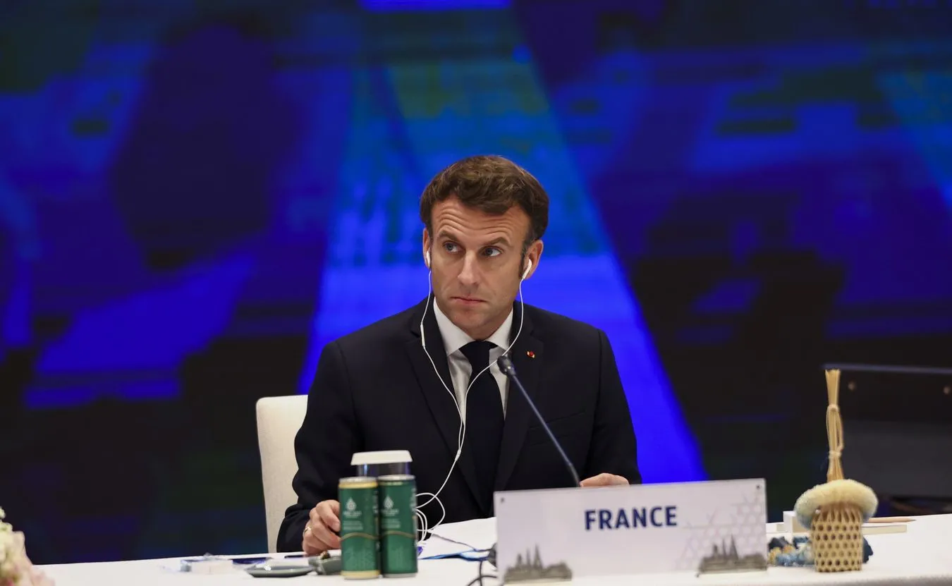 Macron oskarża Rosję. "Realizuje drapieżny projekt"