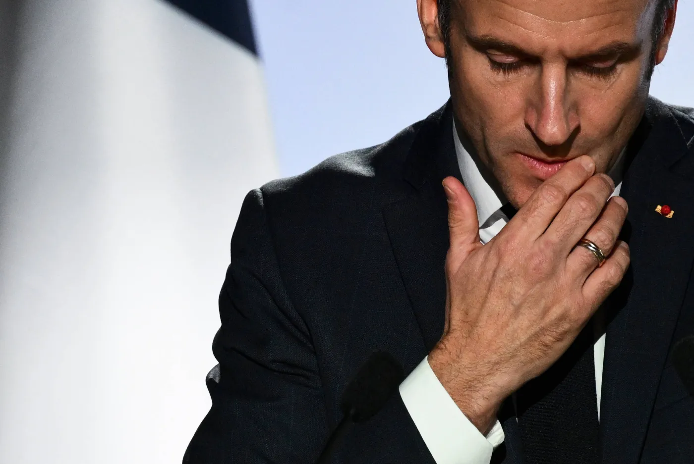 Macrona krytykują już nawet Niemcy. "Le Figaro": Francja izolowana