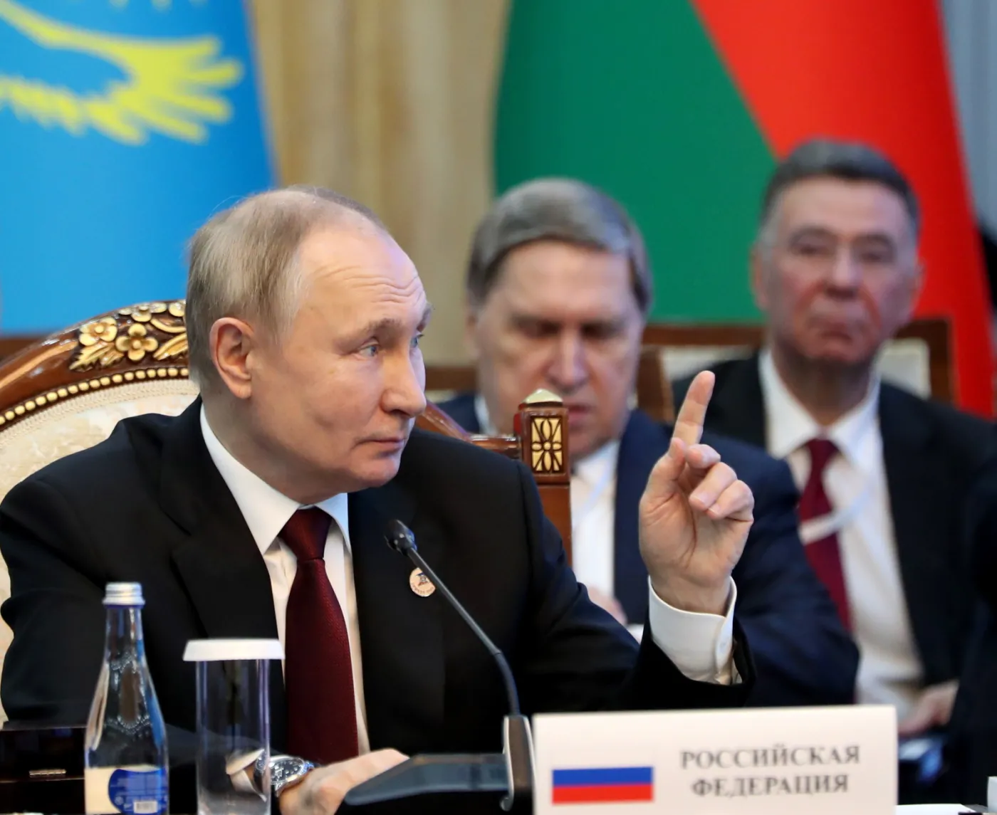 Putin znów odebrał telefon. Wysłuchał "szczerego pragnienia" pokoju, dostał zgodę na hub gazowy