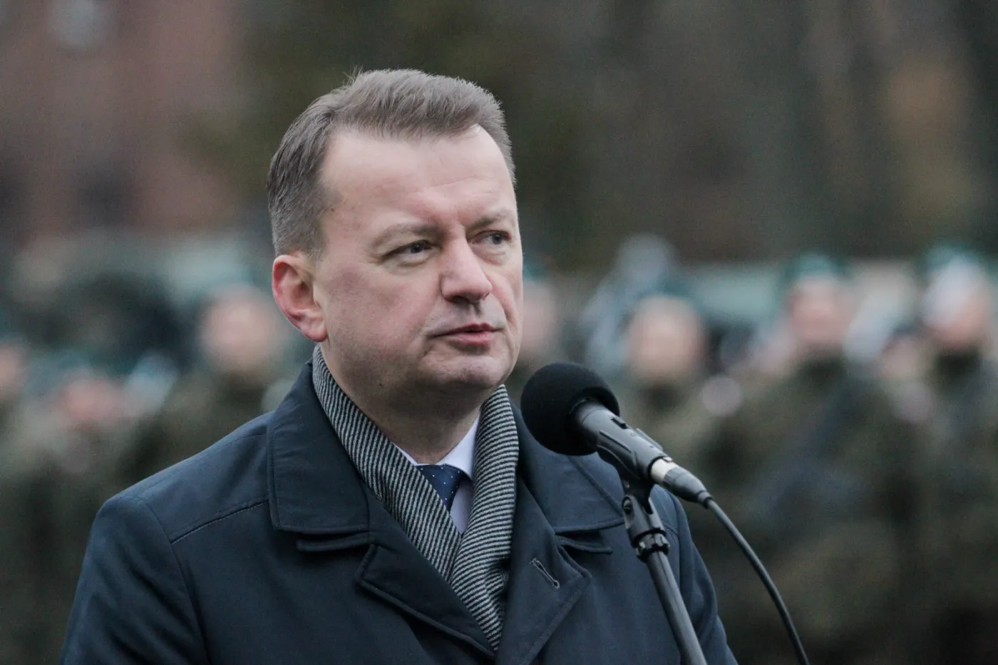 Szef MON pytany o powołania na ćwiczenia: My jesteśmy w takim położeniu...