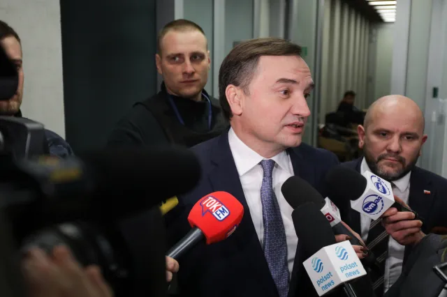 "Ziobro zostanie obroniony", deklaruje rzecznik PiS. "Wszyscy idziemy w jednym kierunku"