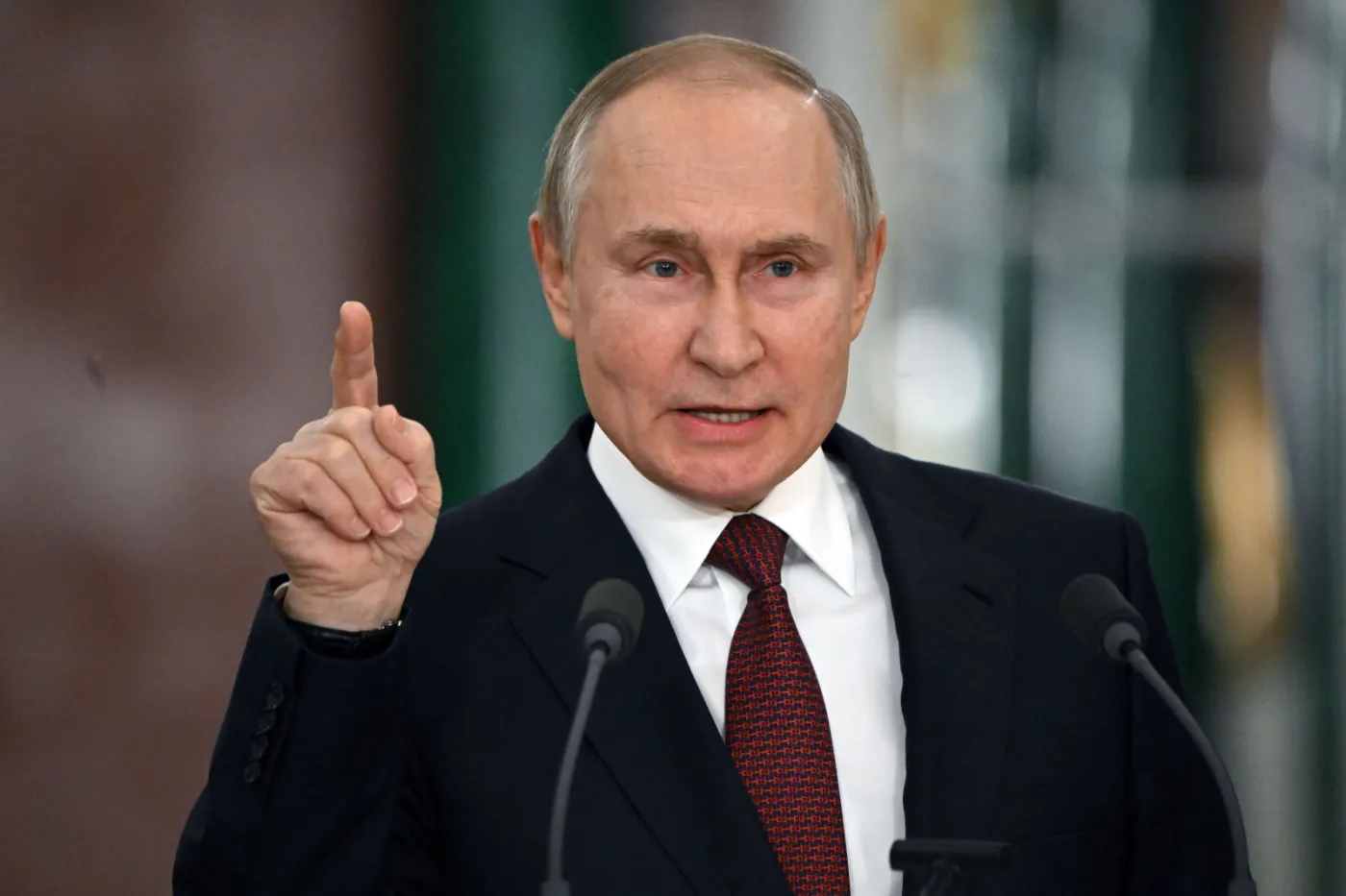 Moskwie nie opłacało się rozpętanie wojny. Putin zachował się irracjonalnie