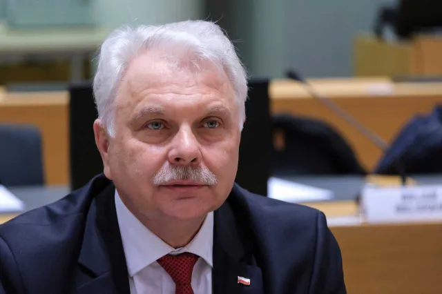 Kraska podał NOWE DANE. Bardzo dużo zgonów, zatrważający bilans zakażeń
