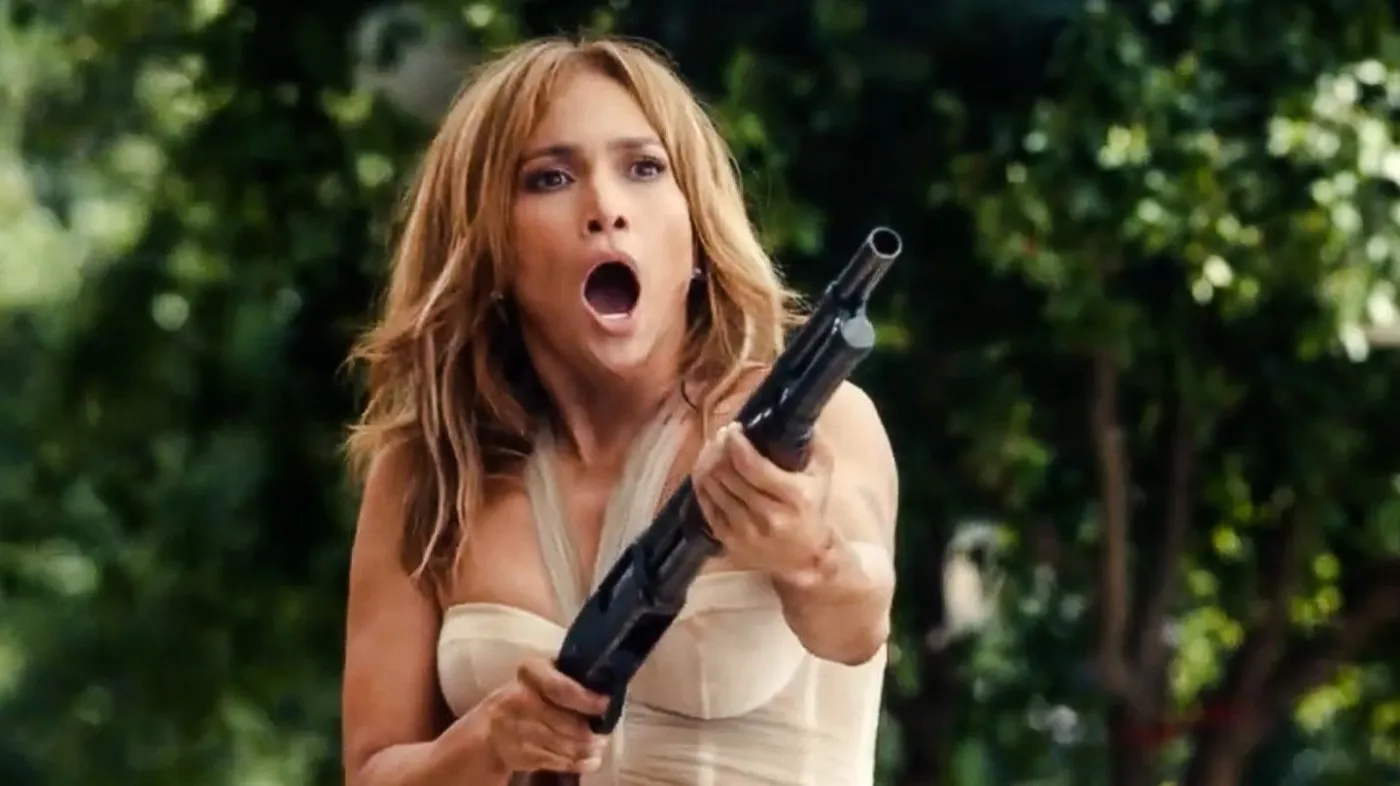 Jennifer Lopez bierze ślub w zakrwawionej sukni. Zobacz zwiastun "Wystrzałowego wesela"
