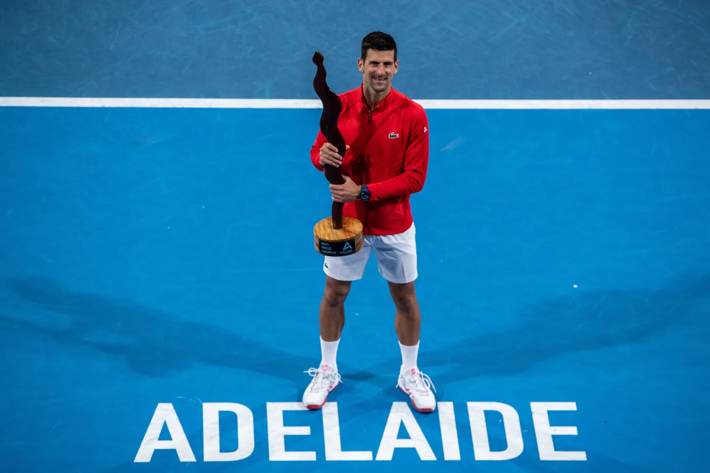 Djokovic wyszedł z tarapatów. Po ponad trzech godzinach wygrał finał w Adelajdzie [WIDEO]