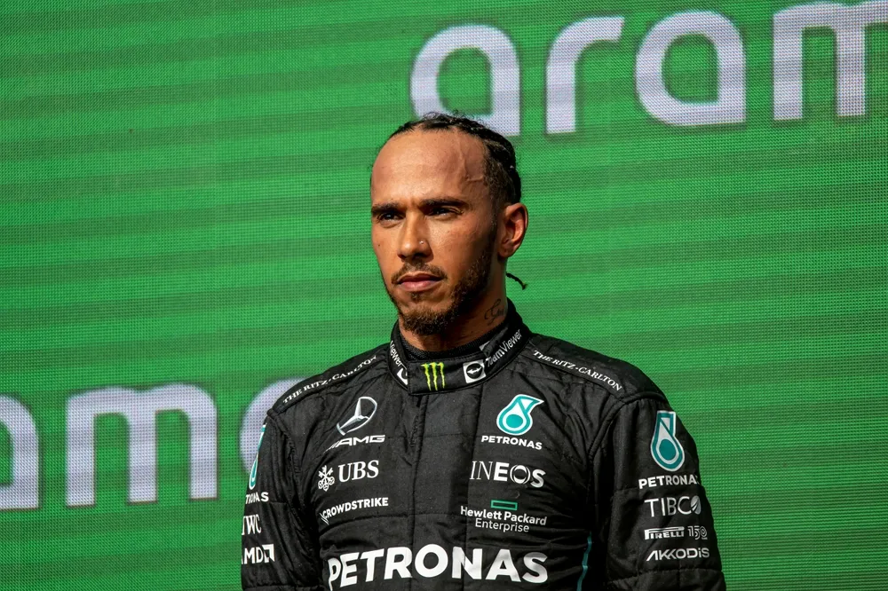 Hamilton zdementował plotki. Chce dalej być kierowcą Mercedesa