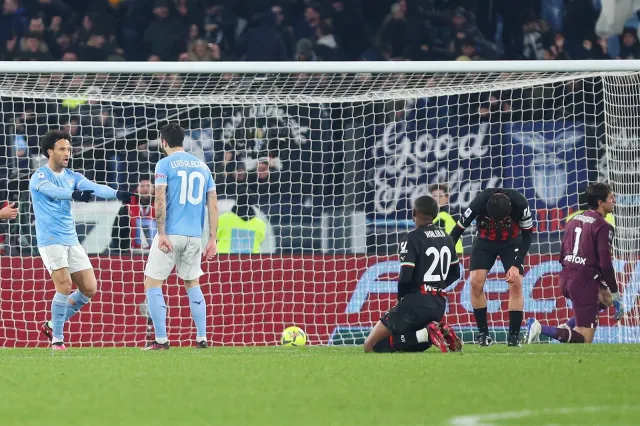 Liga włoska. Klęska Milanu w Rzymie, rośnie przewaga Napoli