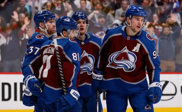 Liga NHL. Mistrzowie z Colorado pokonali 4:2 Bluesmanów