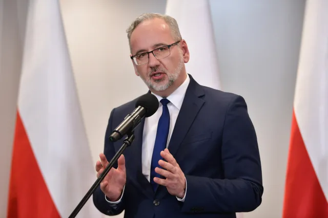 Piąta dawka szczepienia przeciw COVID-19. Niedzielski podał ZASADY